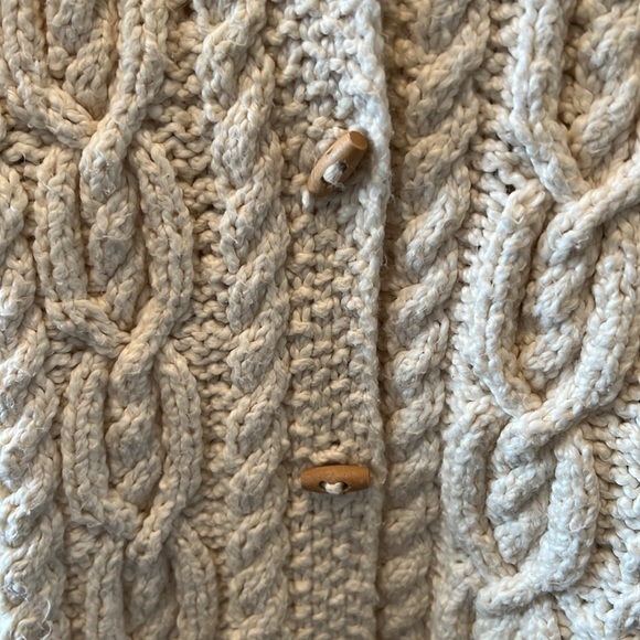 Indigenous One Wear cream off white cable knit sweater with hood. - Picture 4 of 16